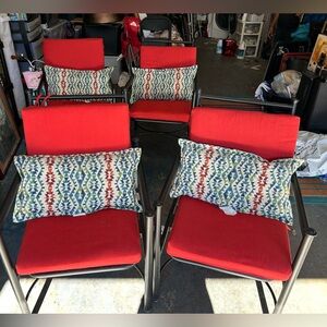 4 piece outdoor patio furniture w/throw pillows.